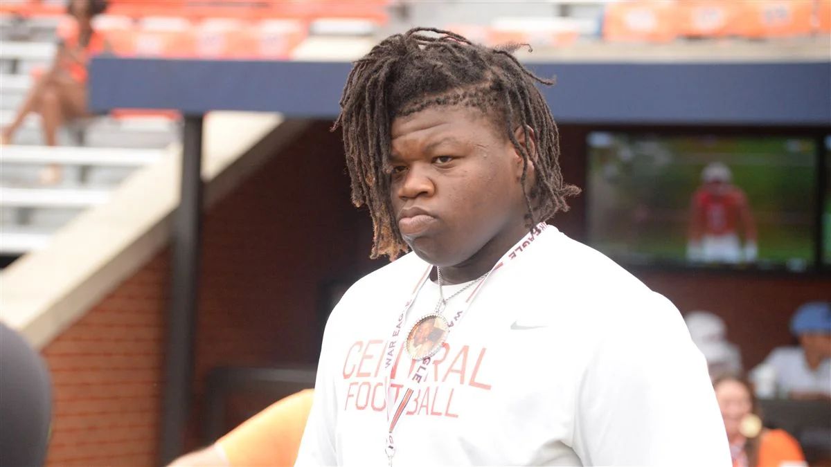 2027 OL Jatori Williams commits to Miami for another blue-chip recruiting win