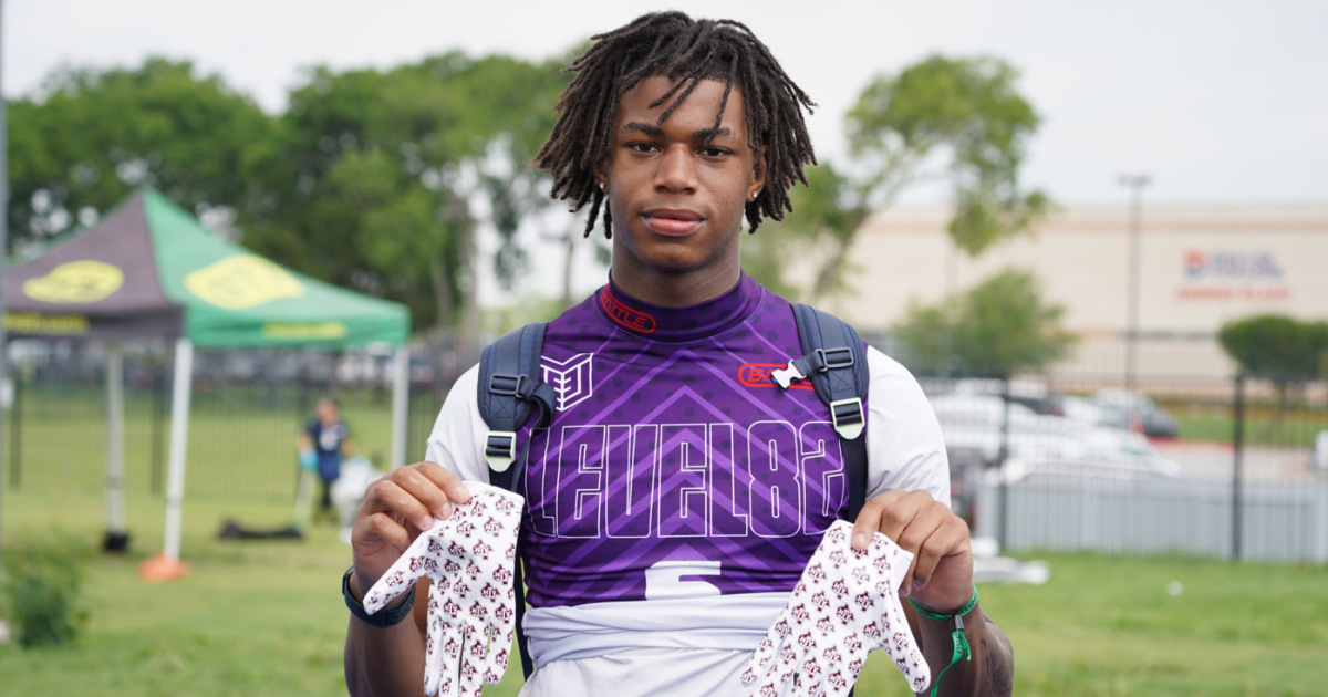 Miami offers 2028 wide receiver Mekhi Parker