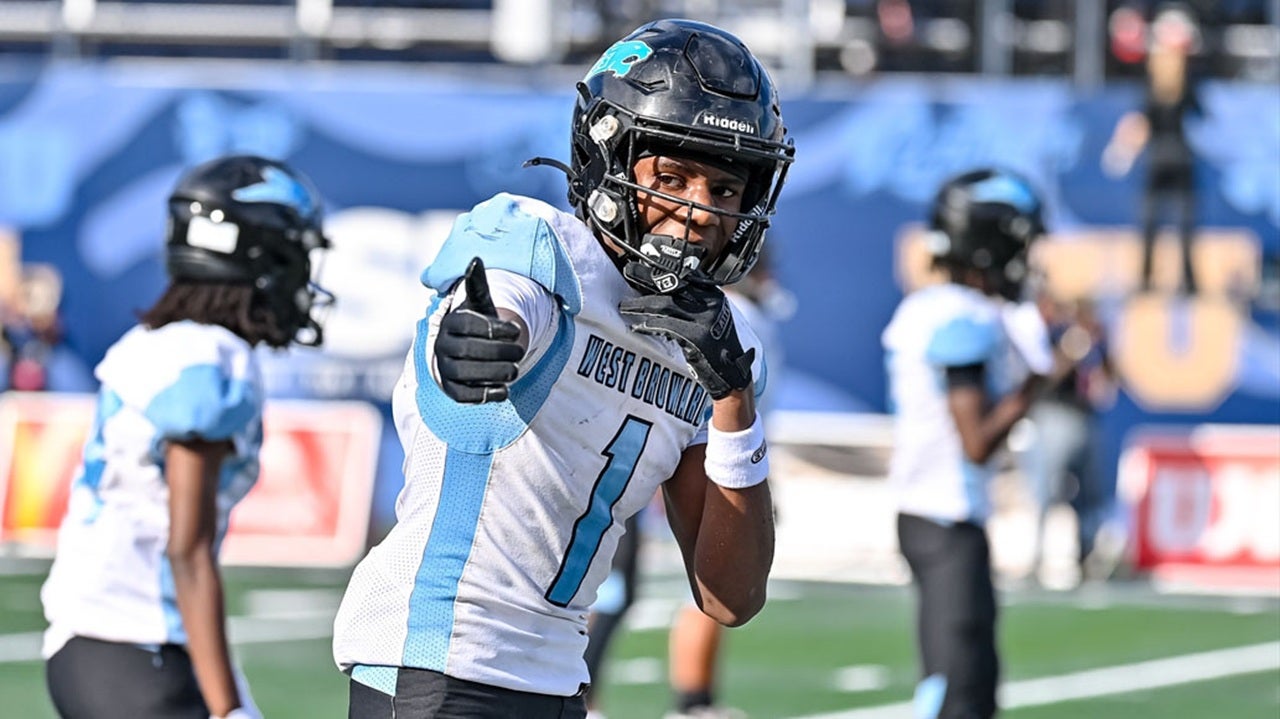 A'mir Sears gives a thumbs-up in his West Broward football uniform